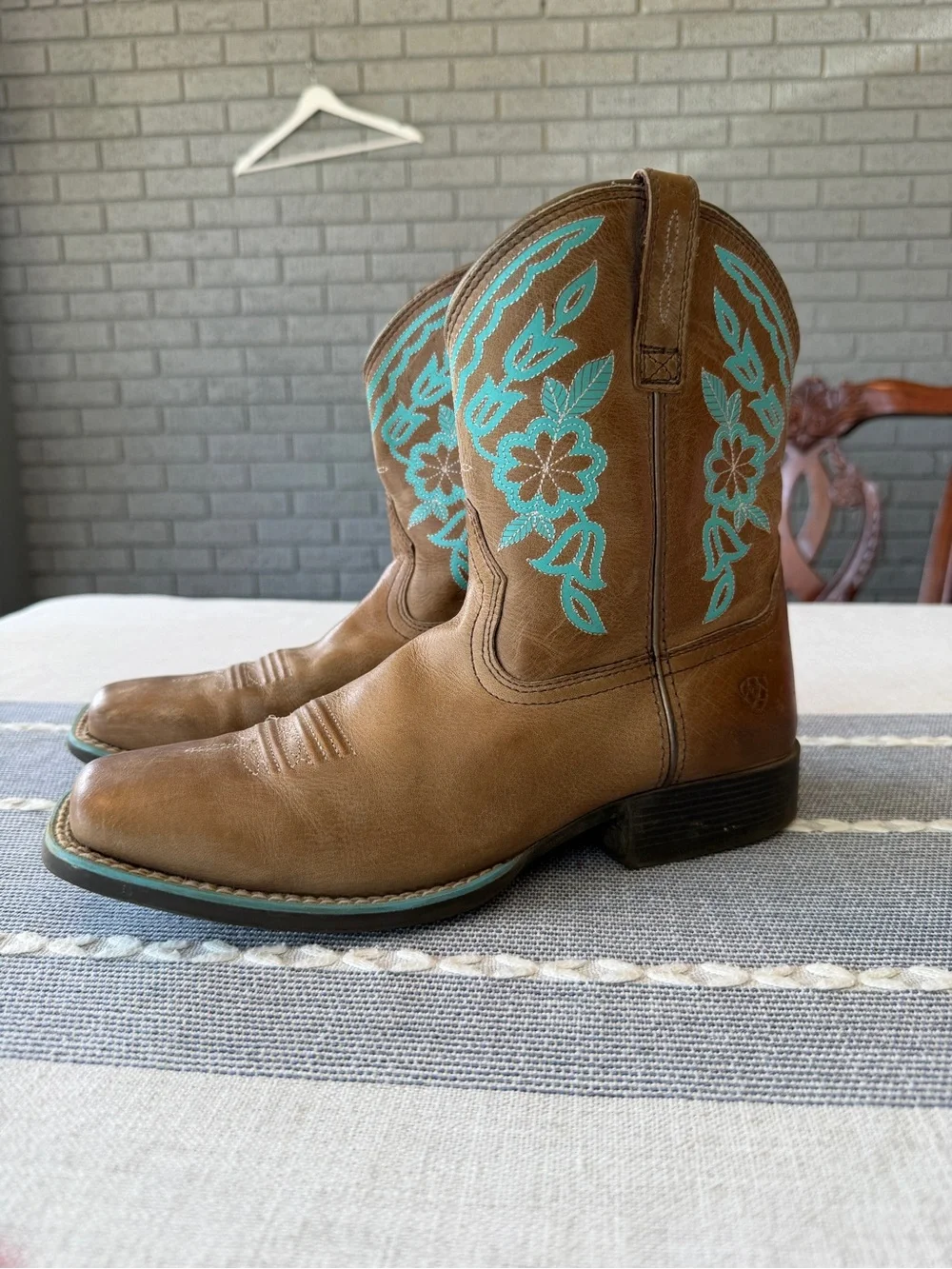 Ariat Western Boots with Turquoise Floral Embroidery Square Toe Girls Size 6
